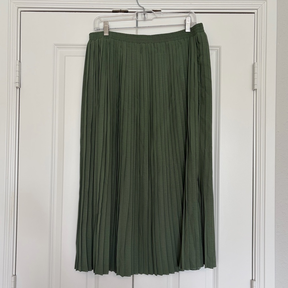 Sage Green Pleated Skirt - Picture 4 of 9